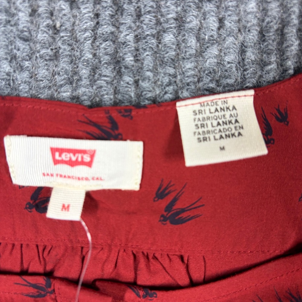 Levis Shirt Women's M Red Bird Print Short Sleeve Button Front Blouse Top New - Picture 3 of 7